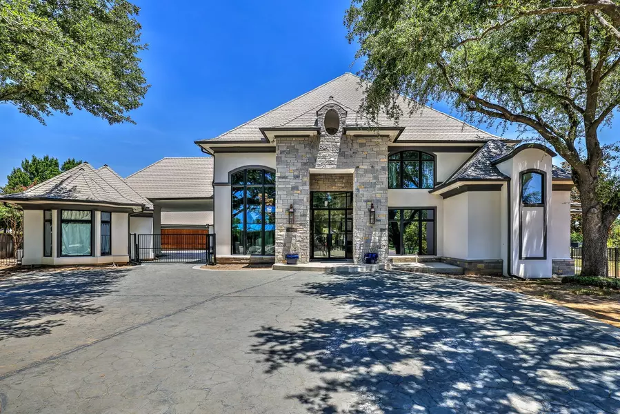 5801 Cypress Point Drive, Fort Worth, TX 76132