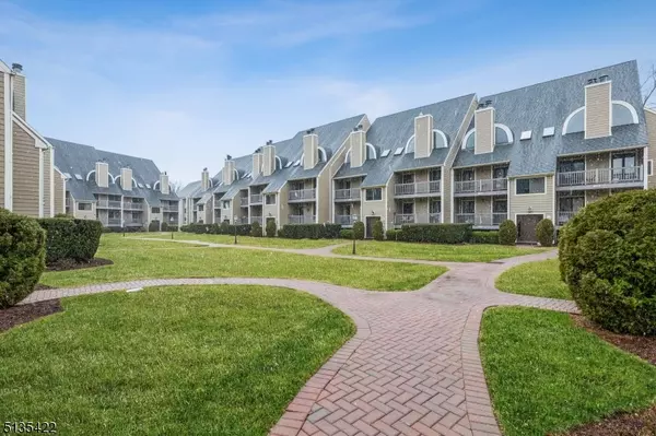 601 River Renaissance #601, East Rutherford Boro, NJ 07073