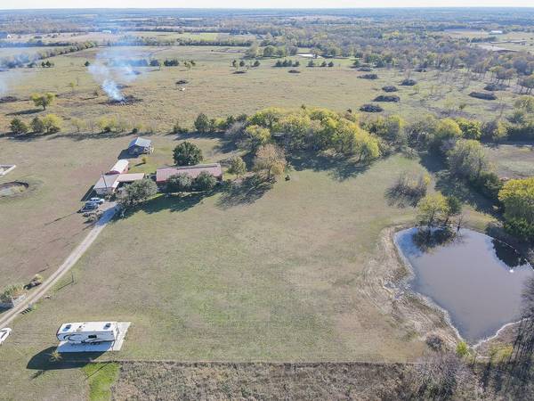 851 Private Road 459, Trenton, TX 75490