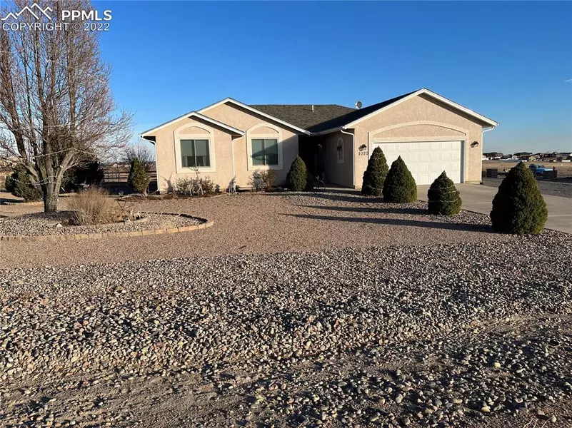 1070 S Avenida Del Oro E, Pueblo West, CO 81007