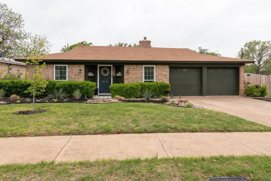 1029 Atlanta Drive, Bedford, TX 76022