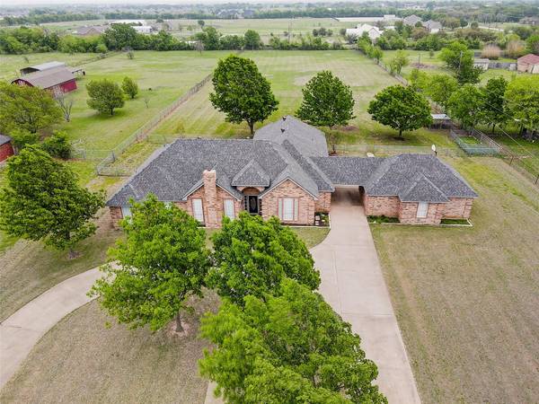 1221 Sharondale Drive,  Crowley,  TX 76036