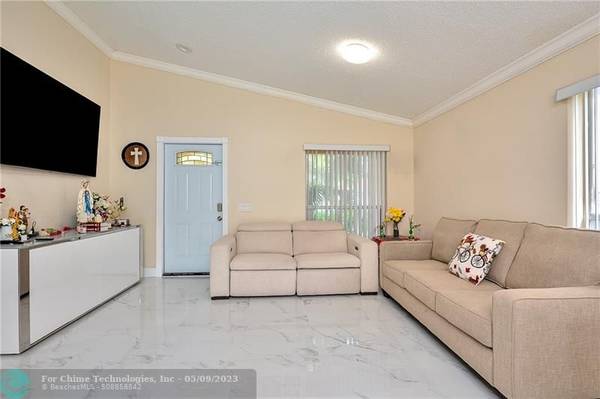 Weston, FL 33326,833 Falling Water Rd