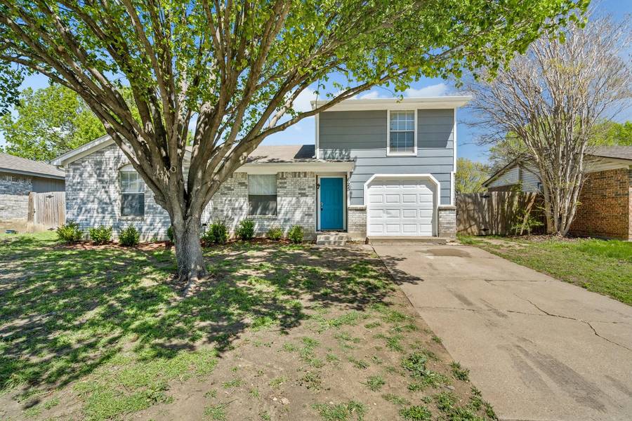 625 Little Lane, Mansfield, TX 76063