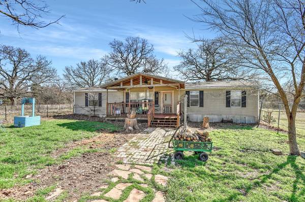 437 Horseshoe Lane, Gainesville, TX 76240