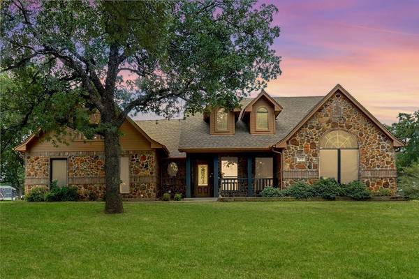 172 Williamsburg Lane, Springtown, TX 76082