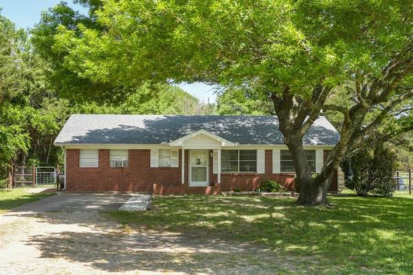 2916 Green Acre Lane, Lancaster, TX 75146