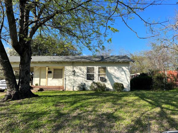 301 Beckham Street E, Sulphur Springs, TX 75482