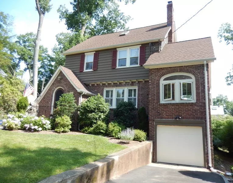 92 Hillside Ave, Verona Twp., NJ 07044