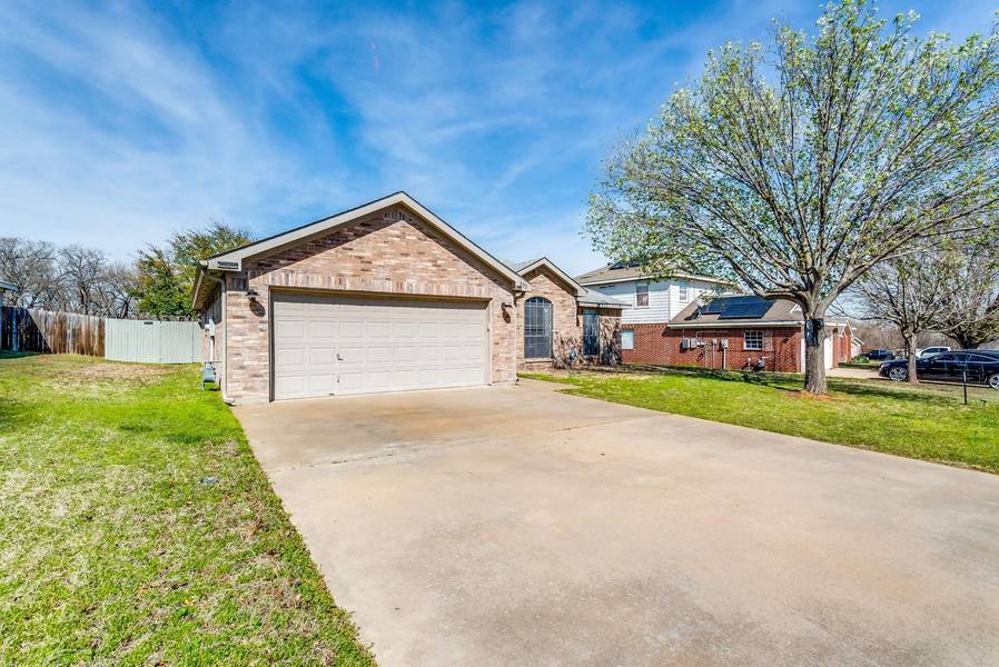 322 Dalhart Drive, Weatherford, TX 76086