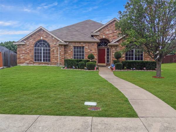 1541 Mountain Laurel Lane, Desoto, TX 75115