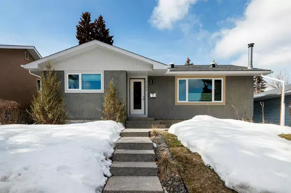 Calgary, AB T3E 3X5,4323 47 ST SW