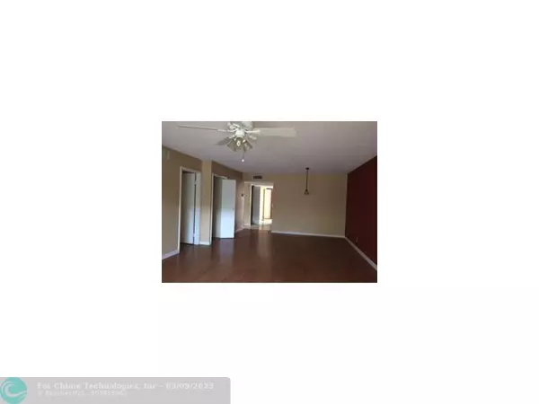 Weston, FL 33326,408 LAKEVIEW DR  #103