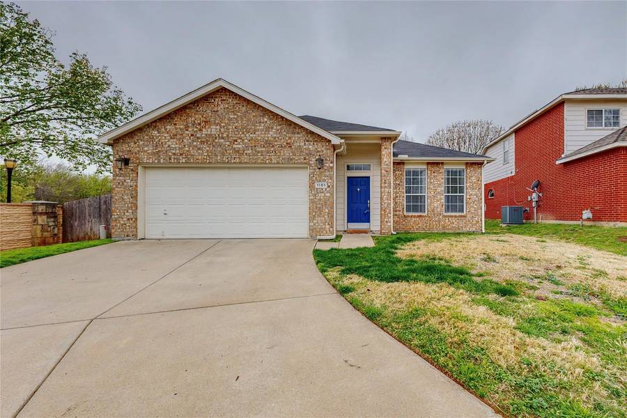 1101 Indian Trail Court, Roanoke, TX 76262