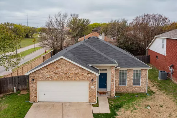 Roanoke, TX 76262,1101 Indian Trail Court