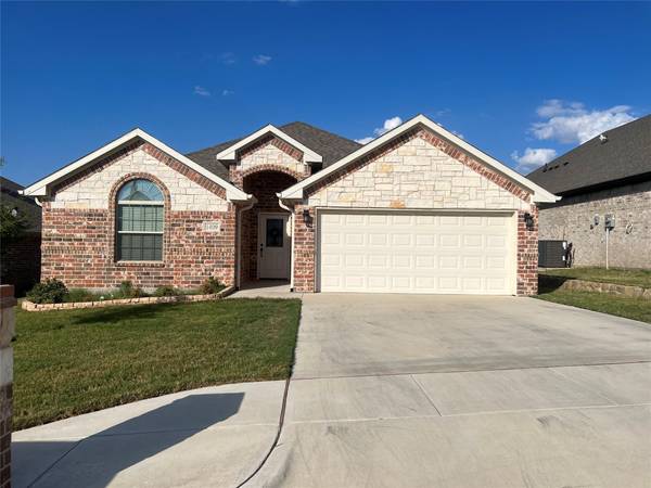 1409 Town Creek Circle, Weatherford, TX 76086