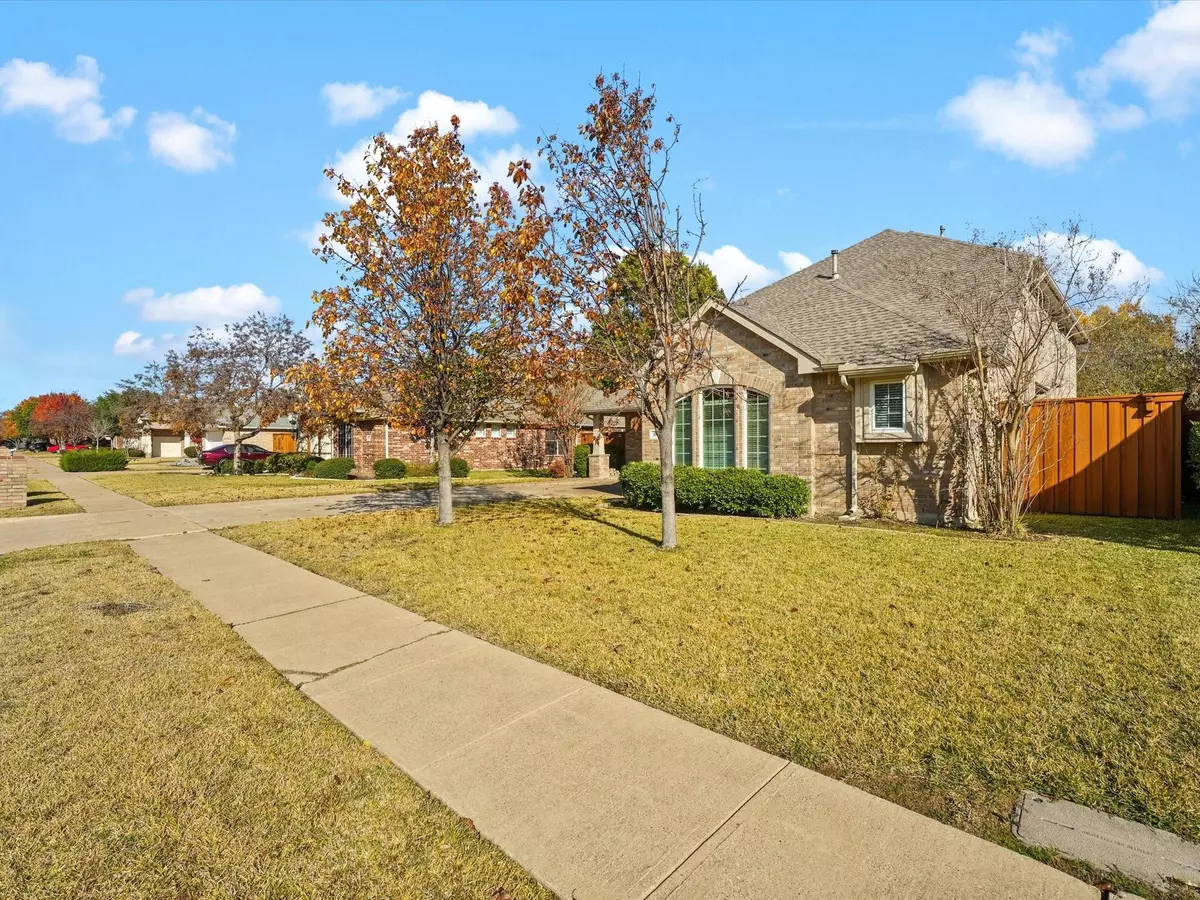 Rowlett, TX 75089,5614 Greenway Drive