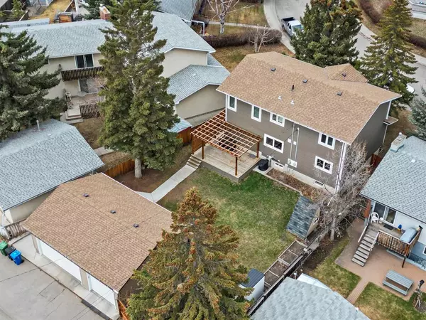 Calgary, AB T3E 5B8,432 Glamorgan CRES SW