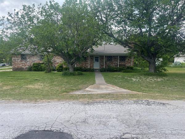 130 S 2nd Street, Krum, TX 76249