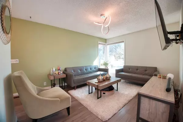 Calgary, AB T3J 1Y9,95 Castleridge Close NE