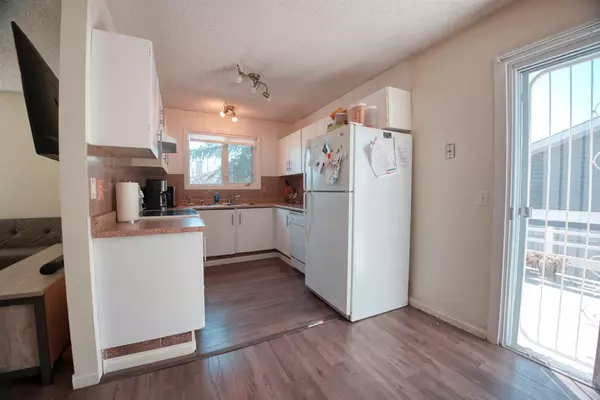 Calgary, AB T3J 1Y9,95 Castleridge Close NE