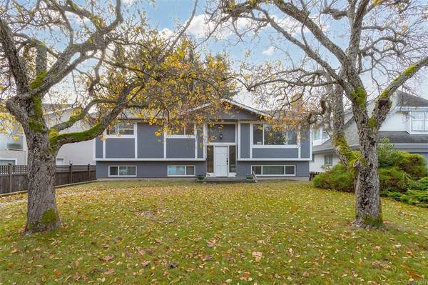 1859 San Miguel Rd, Saanich, BC V8N 2G9