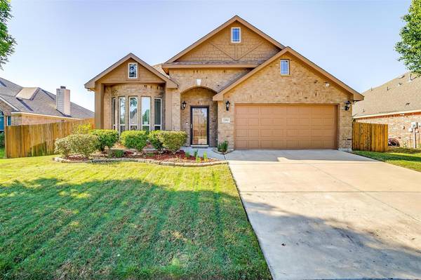 2303 Clark Trail, Grand Prairie, TX 75052