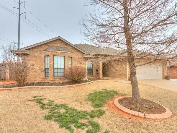 16432 Village Common Drive, Edmond, OK 73013