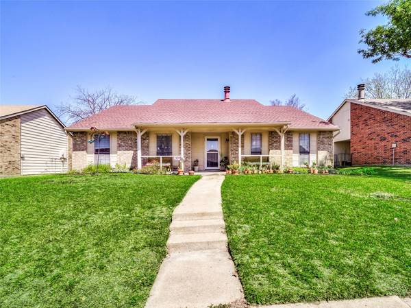 1819 Uvalde Street, Mesquite, TX 75150