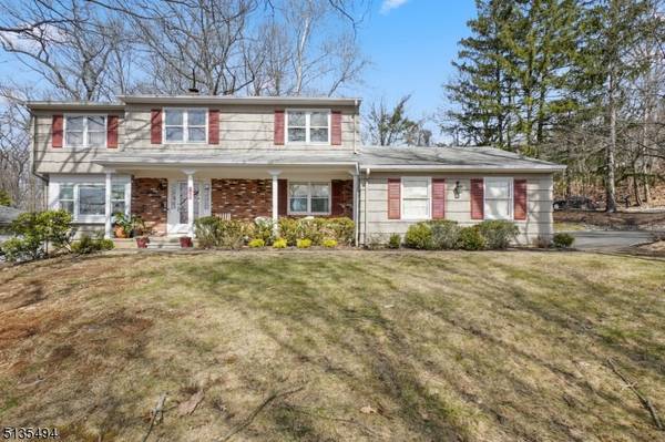 299 E Cedar St, Livingston Twp., NJ 07039