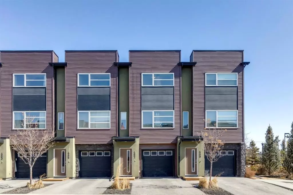 Calgary, AB T3K0W6,457 Covecreek CIR NE