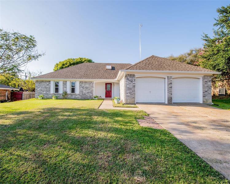 83 Delmore Drive, Hillsboro, TX 76645