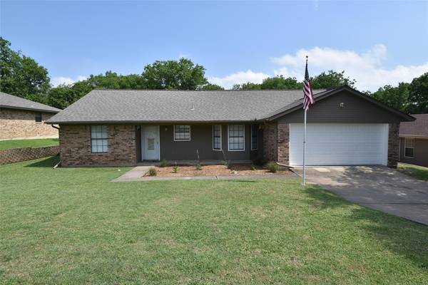 80 Delmore Drive, Hillsboro, TX 76645