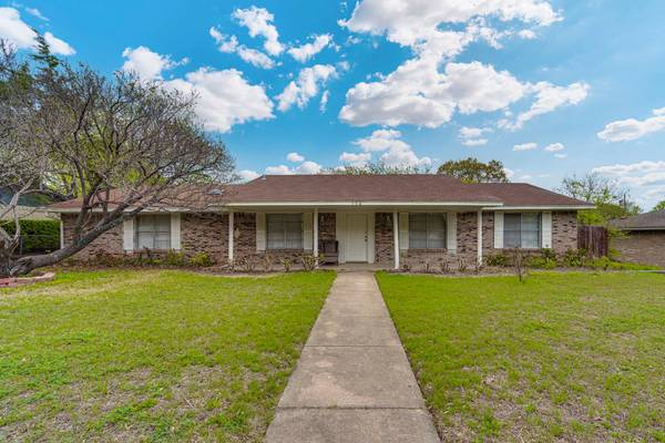 134 S Crestwood Boulevard, Desoto, TX 75115