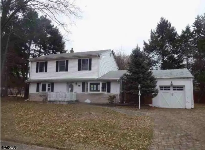 Old Tappan Boro, NJ 07675,21 CHARLES PL