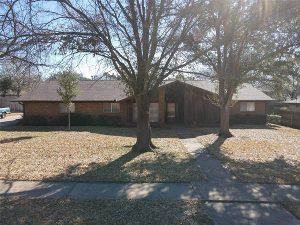 1612 Yarborough Drive, Sherman, TX 75092