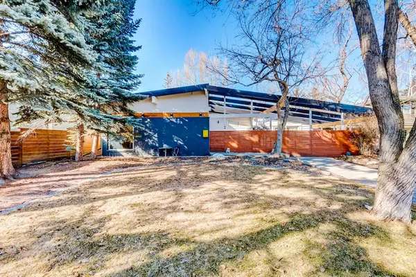 Calgary, AB T2V2T6,1432 Chardie PL SW