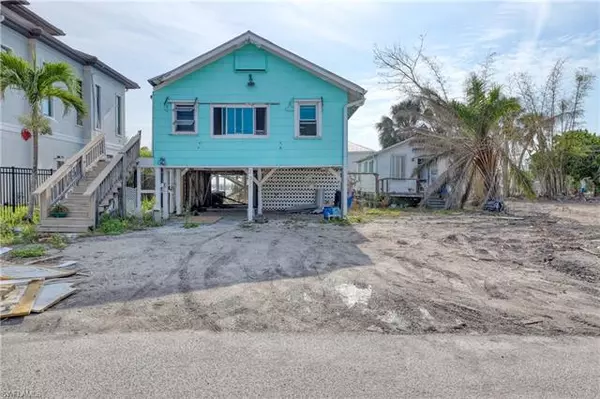 Fort Myers Beach, FL 33931,270 Miramar ST