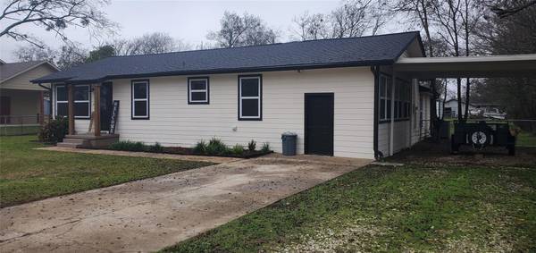 102 Gunter Street,  Wills Point,  TX 75169