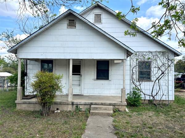 407 S China Street, Brady, TX 78625