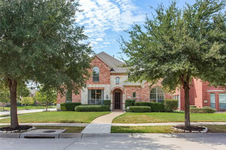 432 Water Bridge Drive, Lewisville, TX 75056