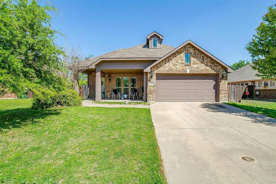 4703 Sailboat Drive, Mansfield, TX 76063