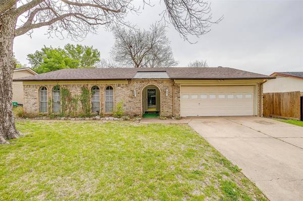 5636 Macrae Street, Haltom City, TX 76148