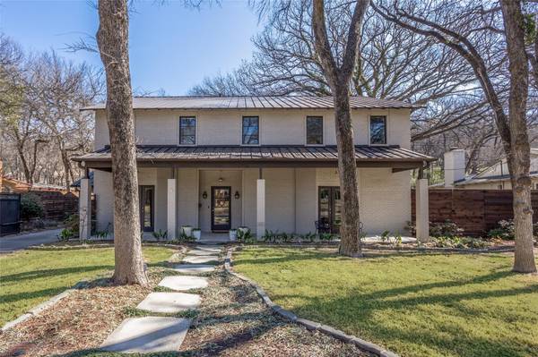 2821 Harlanwood Drive, Fort Worth, TX 76109