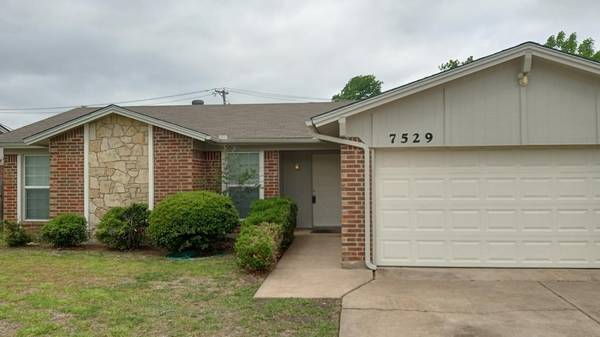 Watauga, TX 76148,7529 Meadowlark Lane N