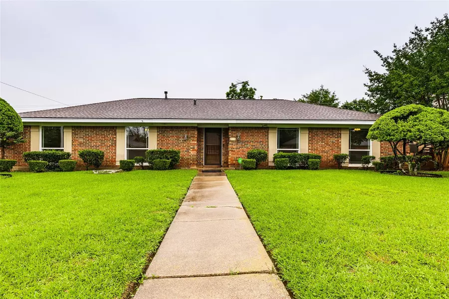 6221 Whitman Avenue, Fort Worth, TX 76133