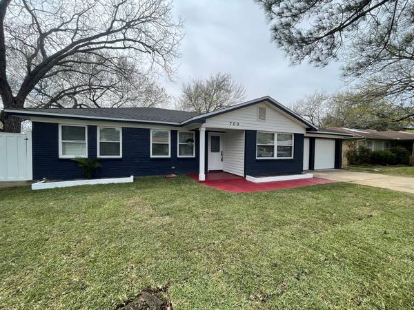 Hurst, TX 76053,709 Oakwood Avenue