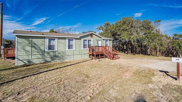 914 Indian Drive, Granbury, TX 76048