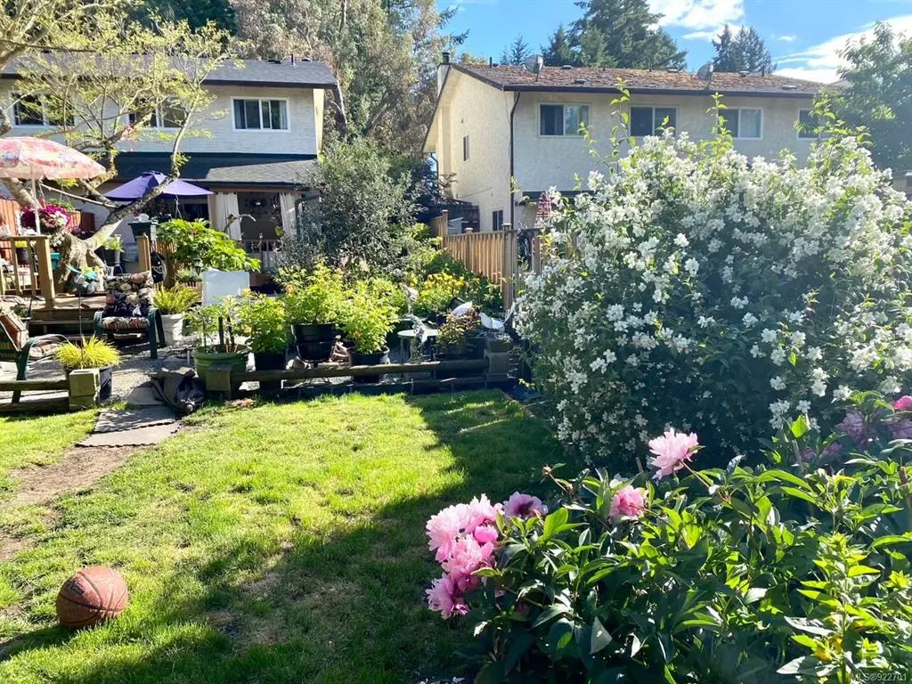 Colwood, BC V8Z 6A4,420 Goldstream Ave #B