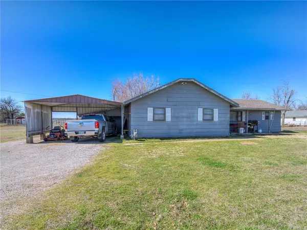 2031 S Harrah Road, Harrah, OK 73045